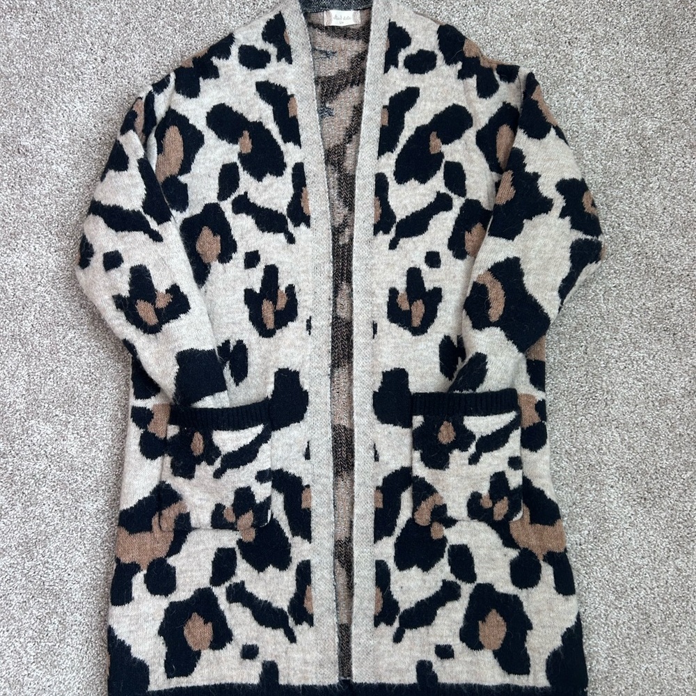 Altar'd State Women's Long Cheetah Print Cardigan Sweater Size Small Open Front - Picture 2 of 9
